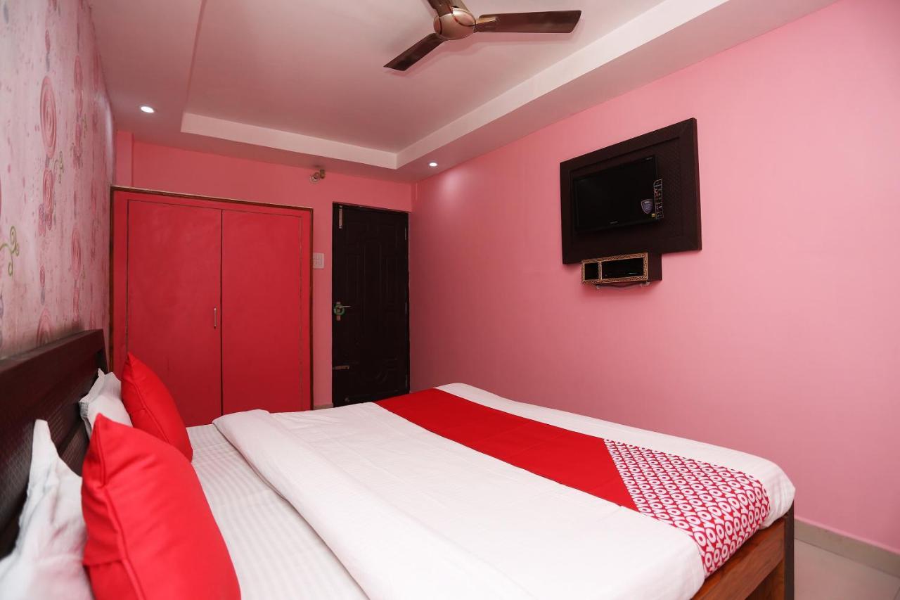 Oyo Hotel New Metro Near Phoenix United Лакхнау Экстерьер фото